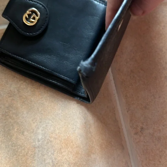 Sold-Gucci kiss lock wallet black leather gold hardware. Vintage SR 035 904 0902 - Picture 8 of 15